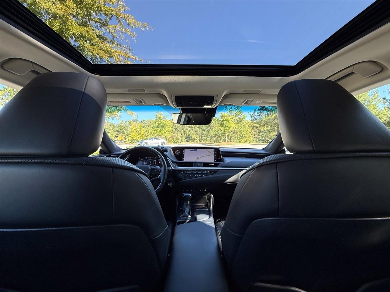 Lexus ES  2019