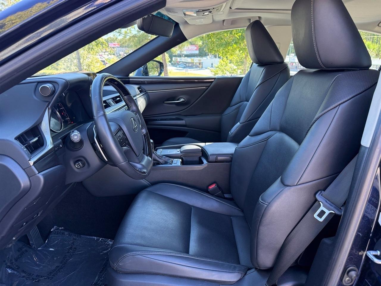 Lexus ES  2019