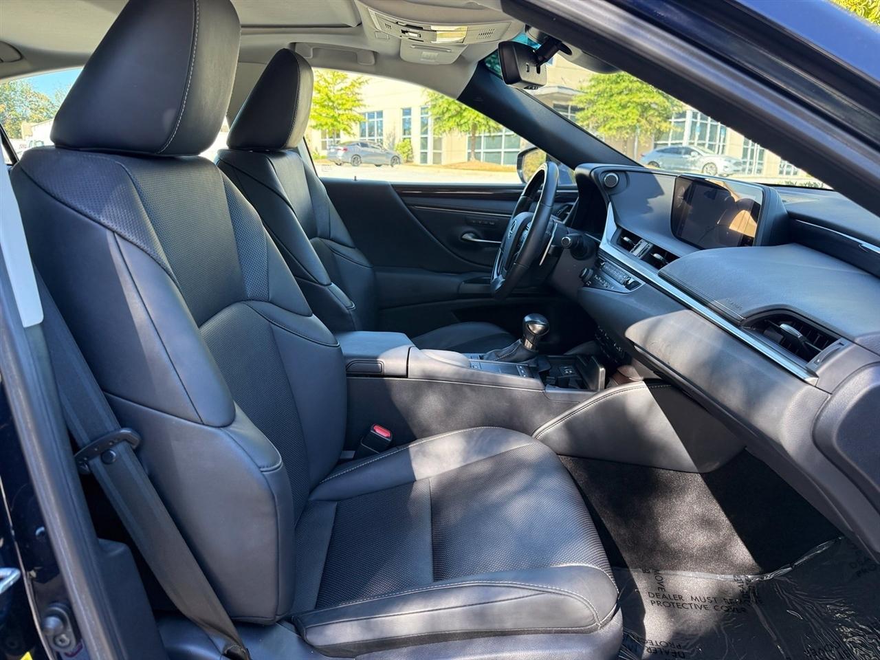Lexus ES  2019