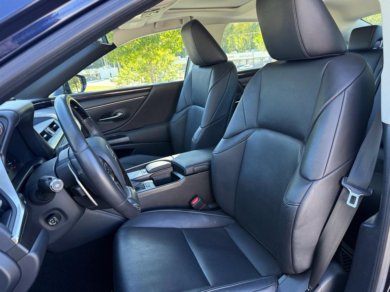 Lexus ES  2019