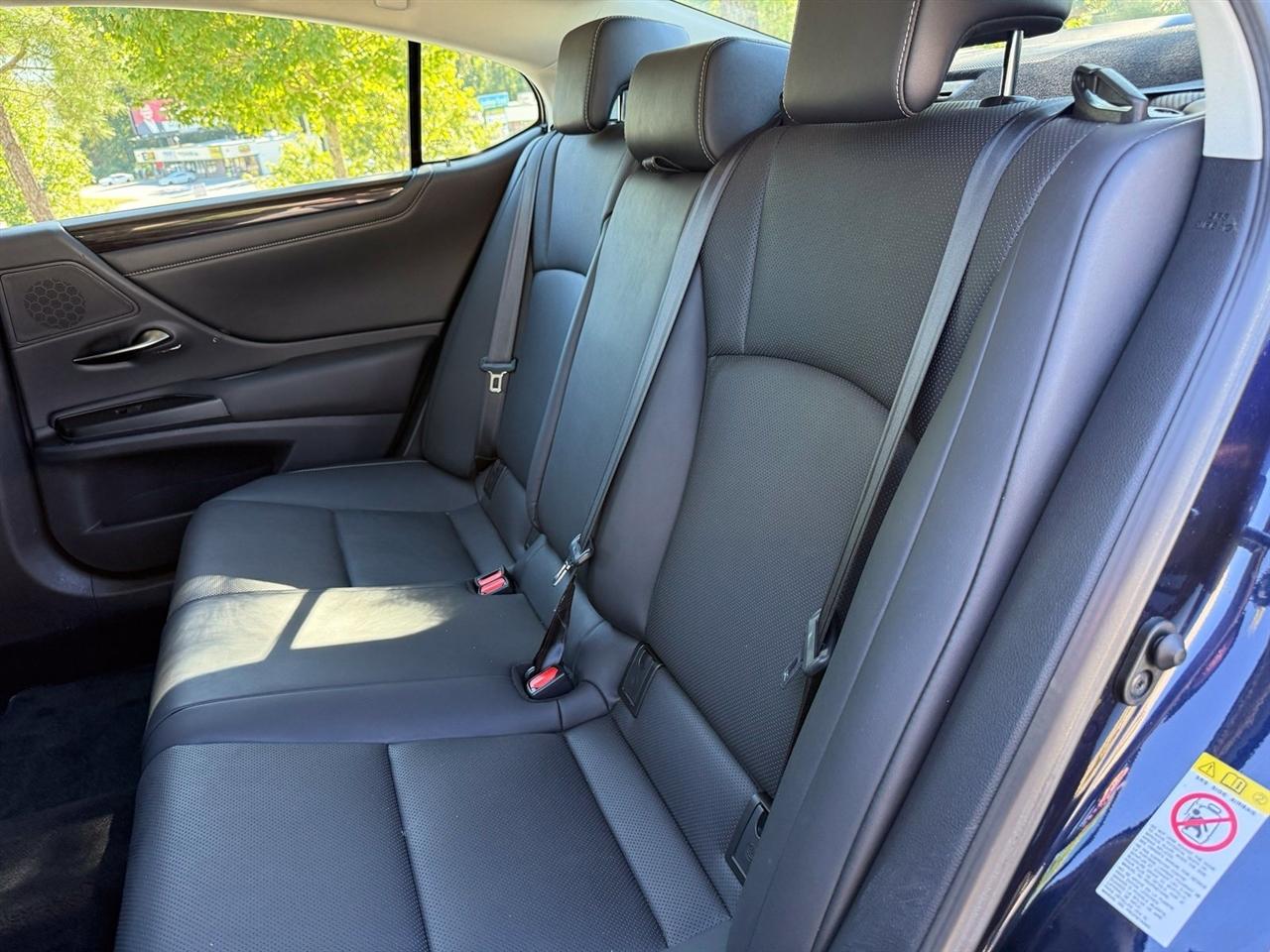 Lexus ES  2019