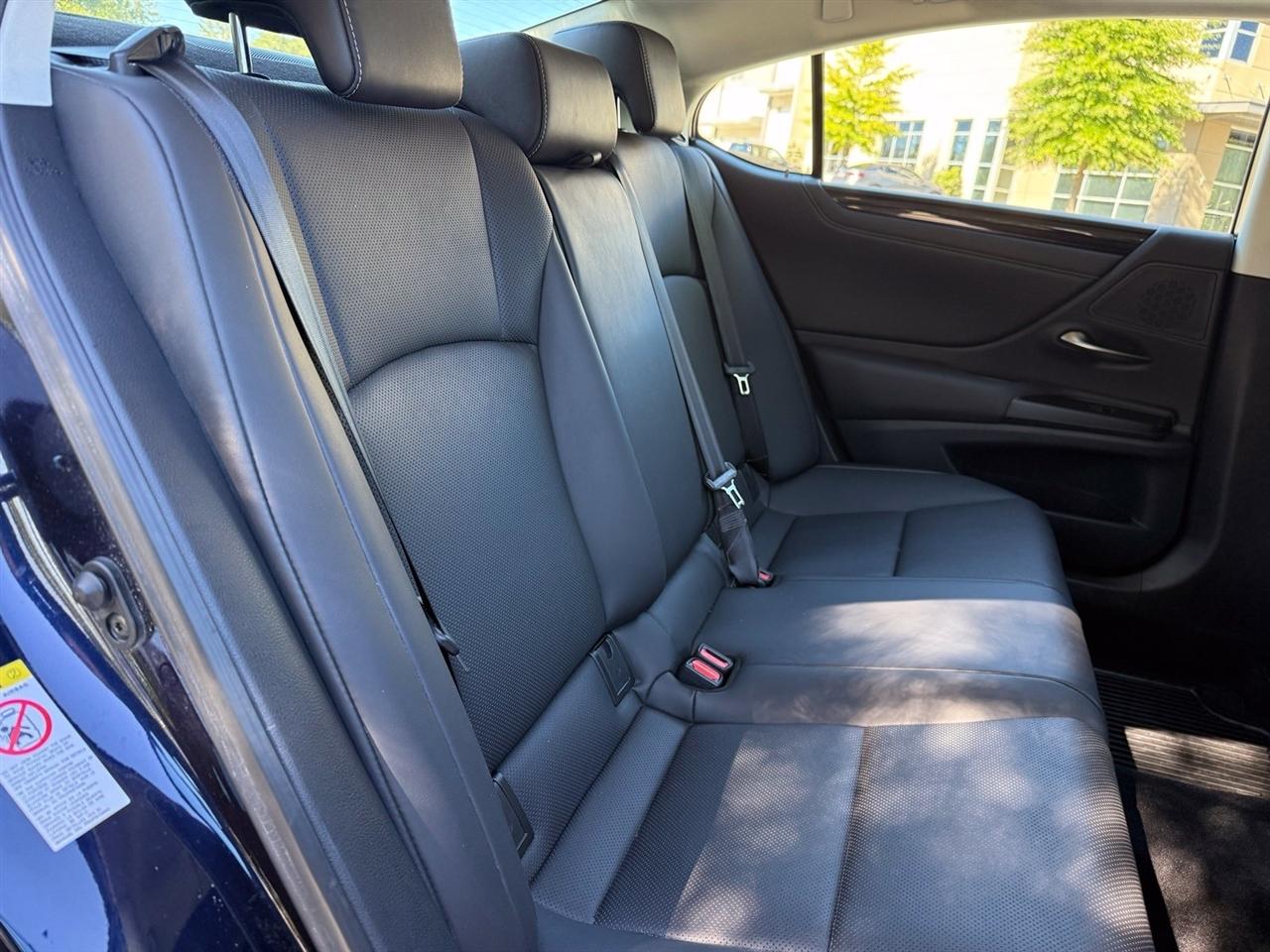 Lexus ES  2019
