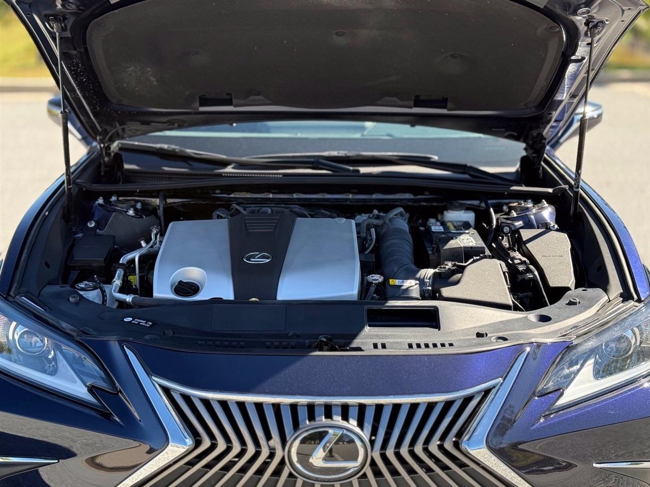 Lexus ES  2019