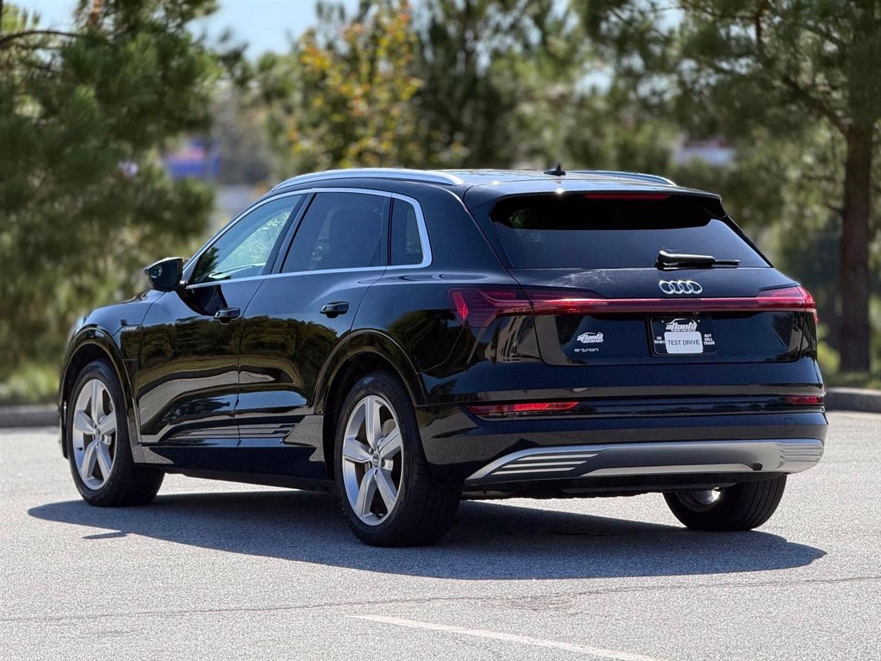Audi E-Tron  2019