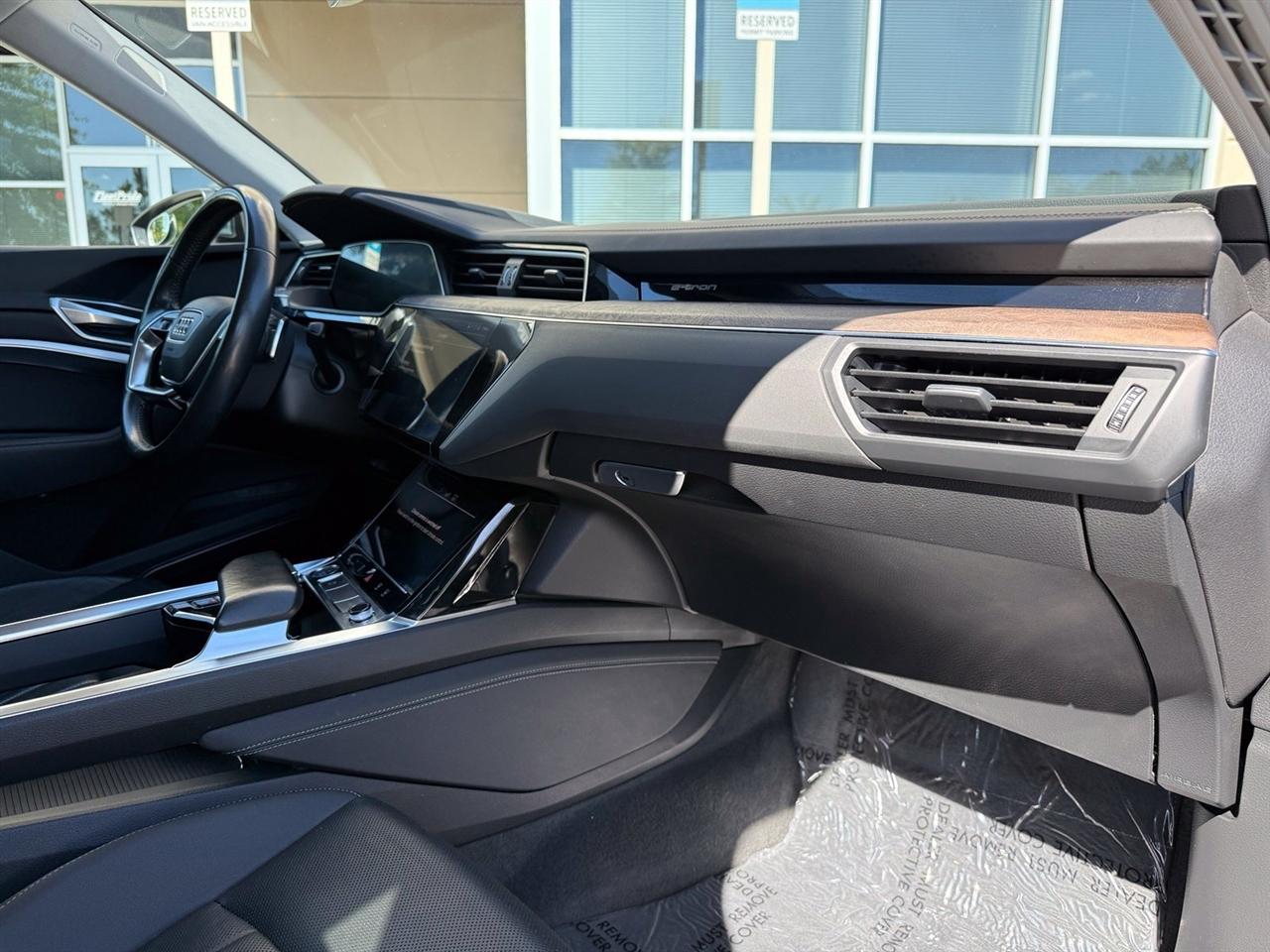 Audi E-Tron  2019