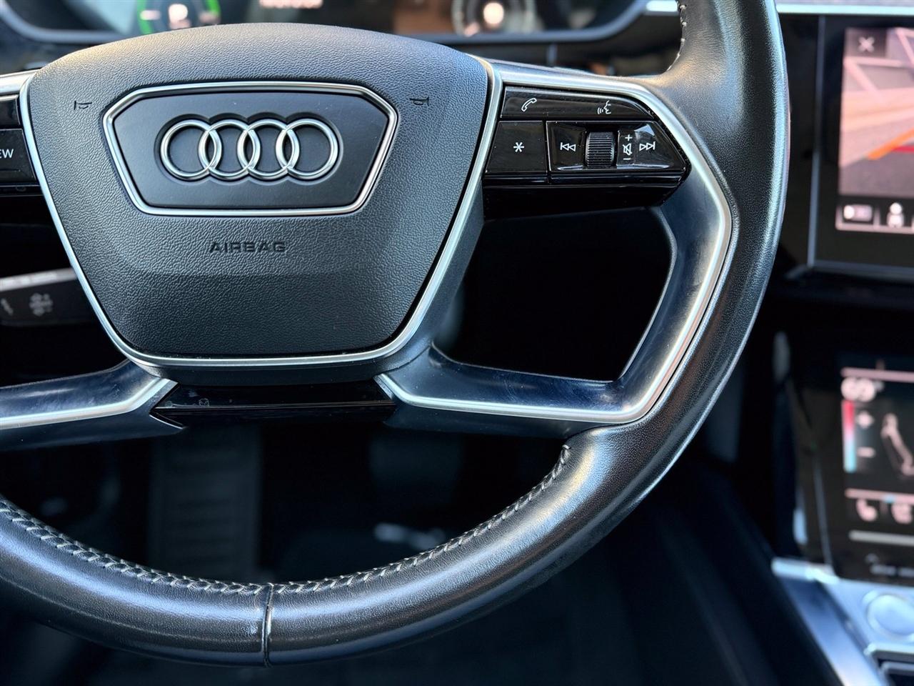 Audi E-Tron  2019