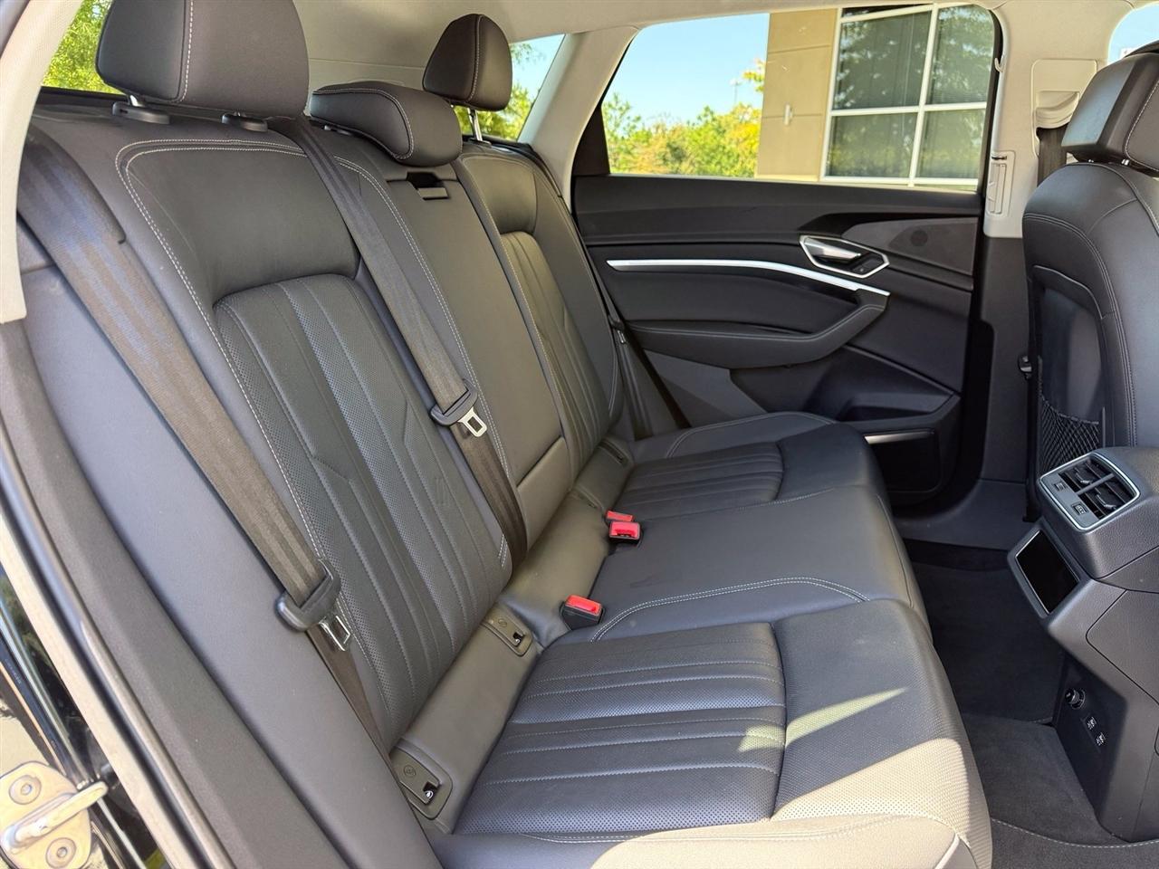 Audi E-Tron  2019