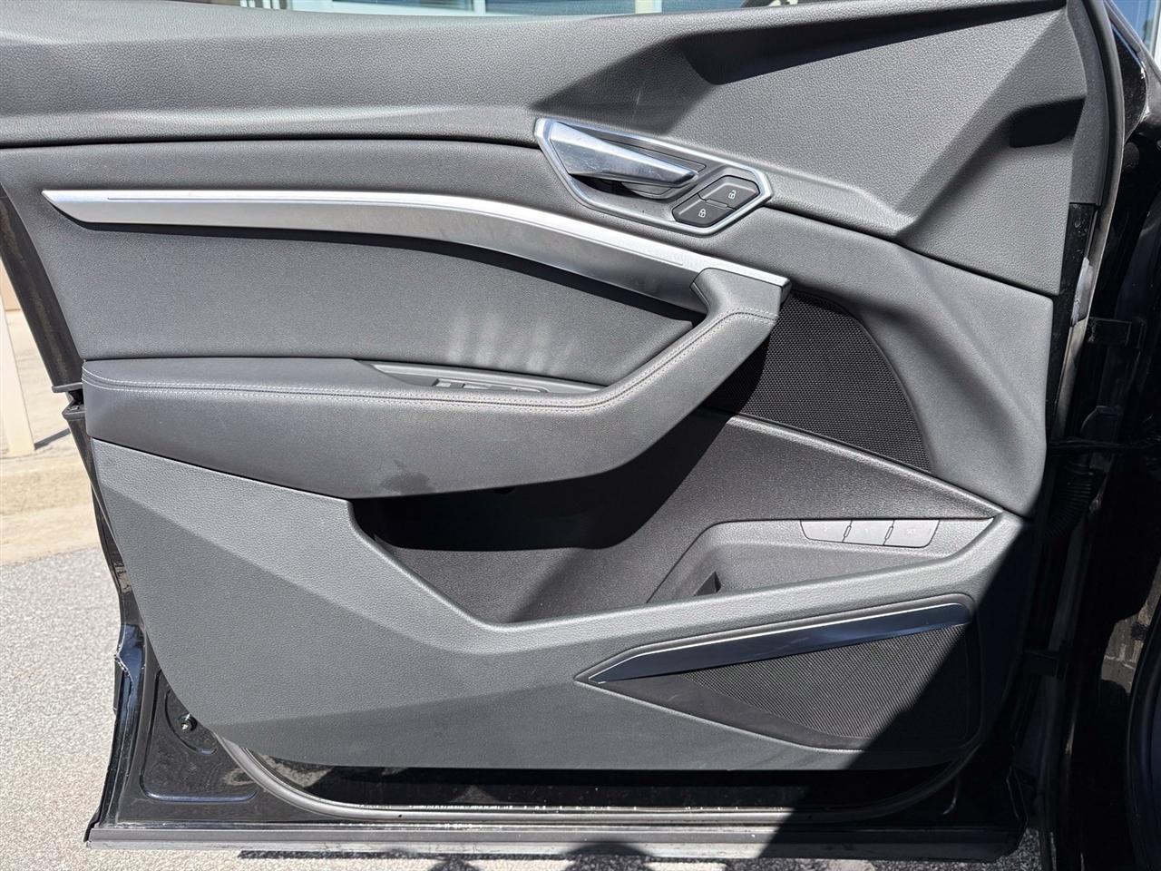 Audi E-Tron  2019