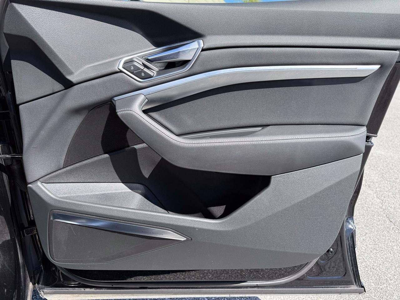 Audi E-Tron  2019