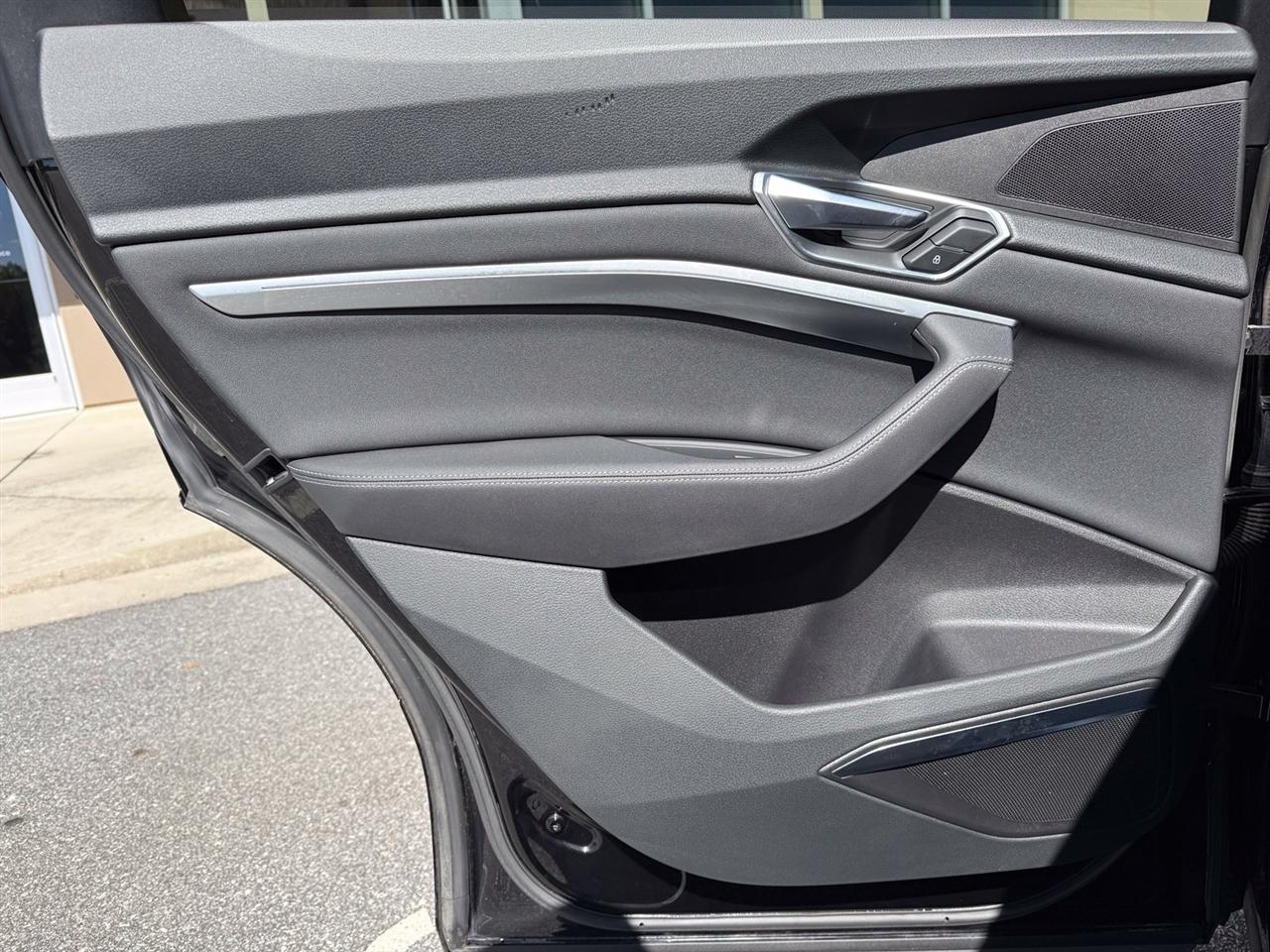 Audi E-Tron  2019