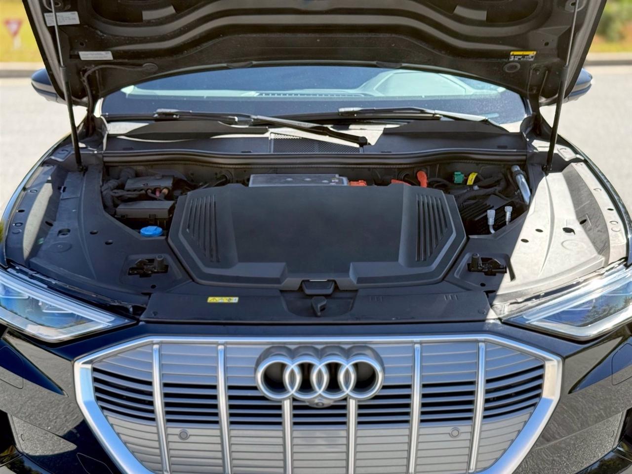 Audi E-Tron  2019