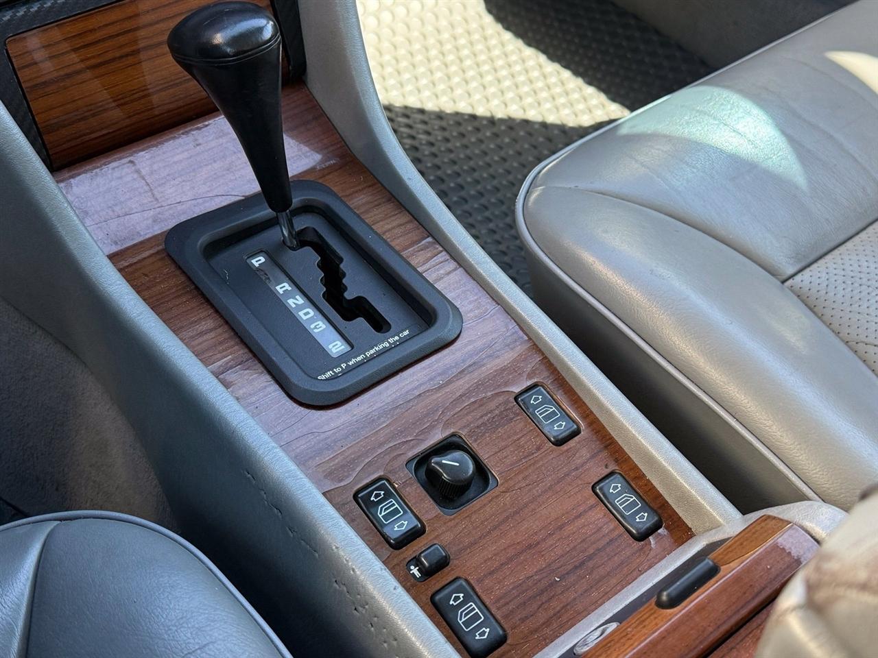 Mercedes-Benz E-Class photo 30