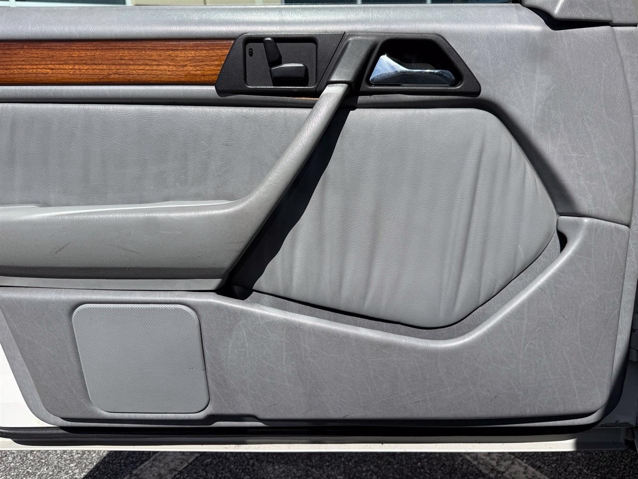 Mercedes-Benz E-Class photo 43