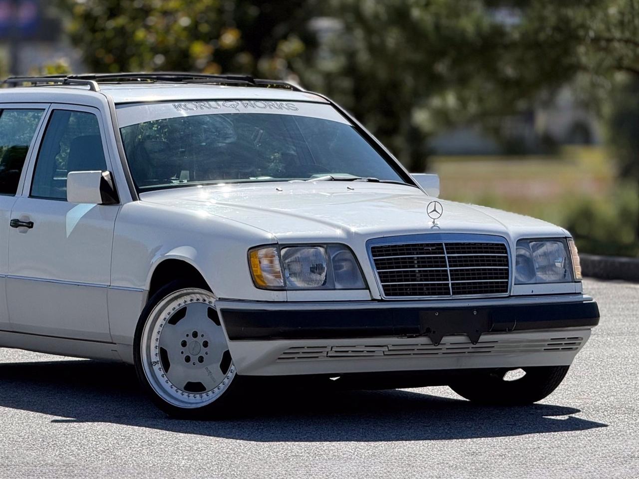 Mercedes-Benz E-Class photo 46