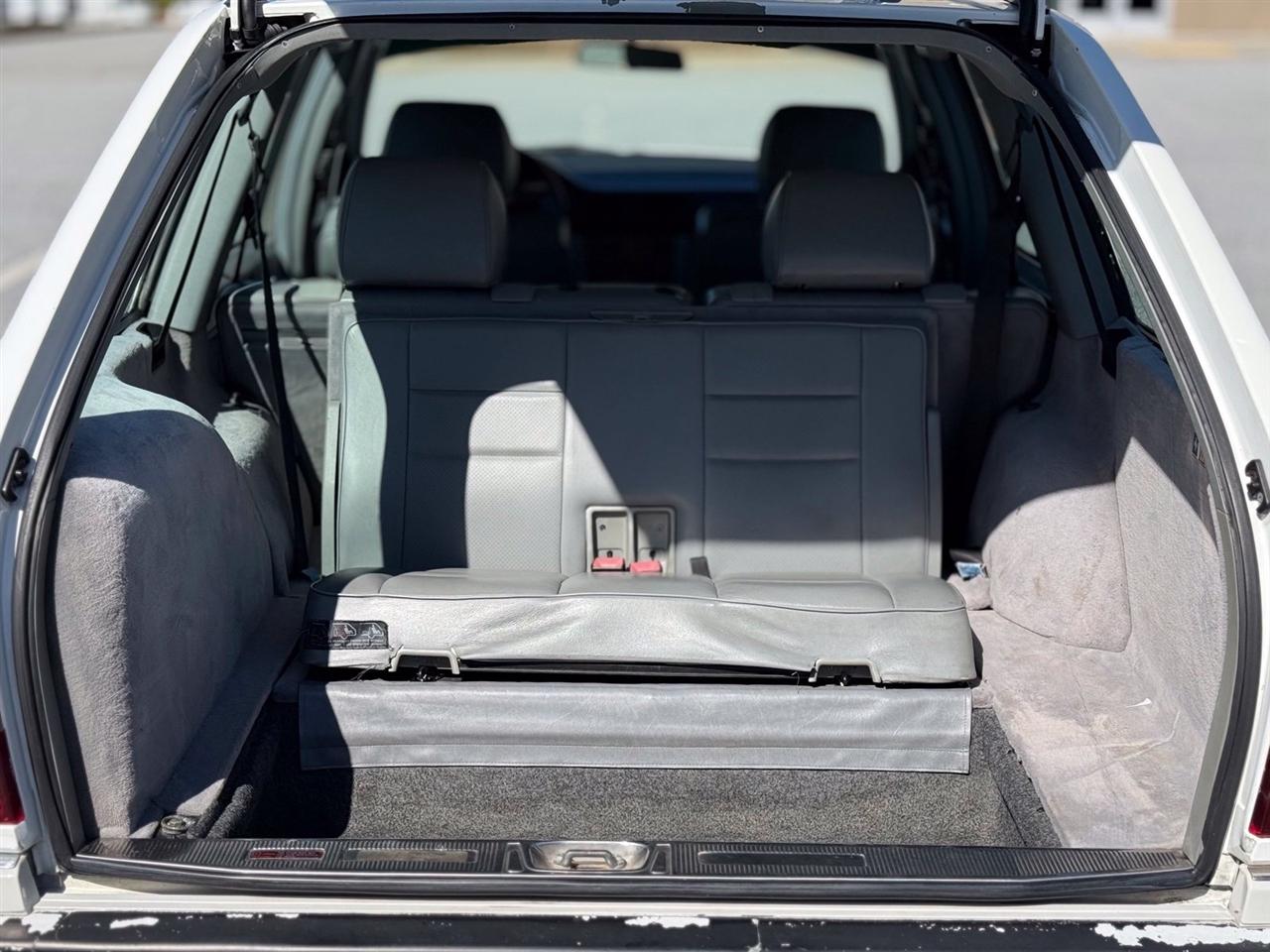 Mercedes-Benz E-Class photo 49
