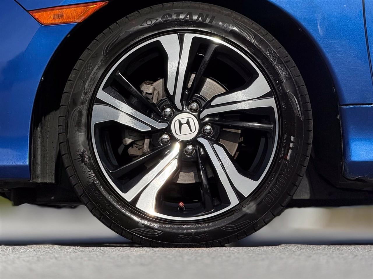 Honda Civic photo 18