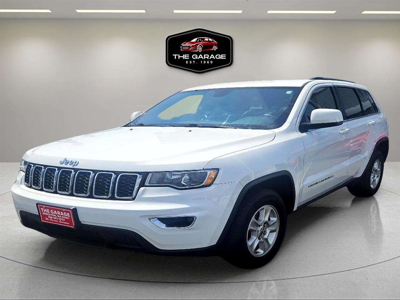 2017 Jeep Grand Cherokee Laredo photo 3