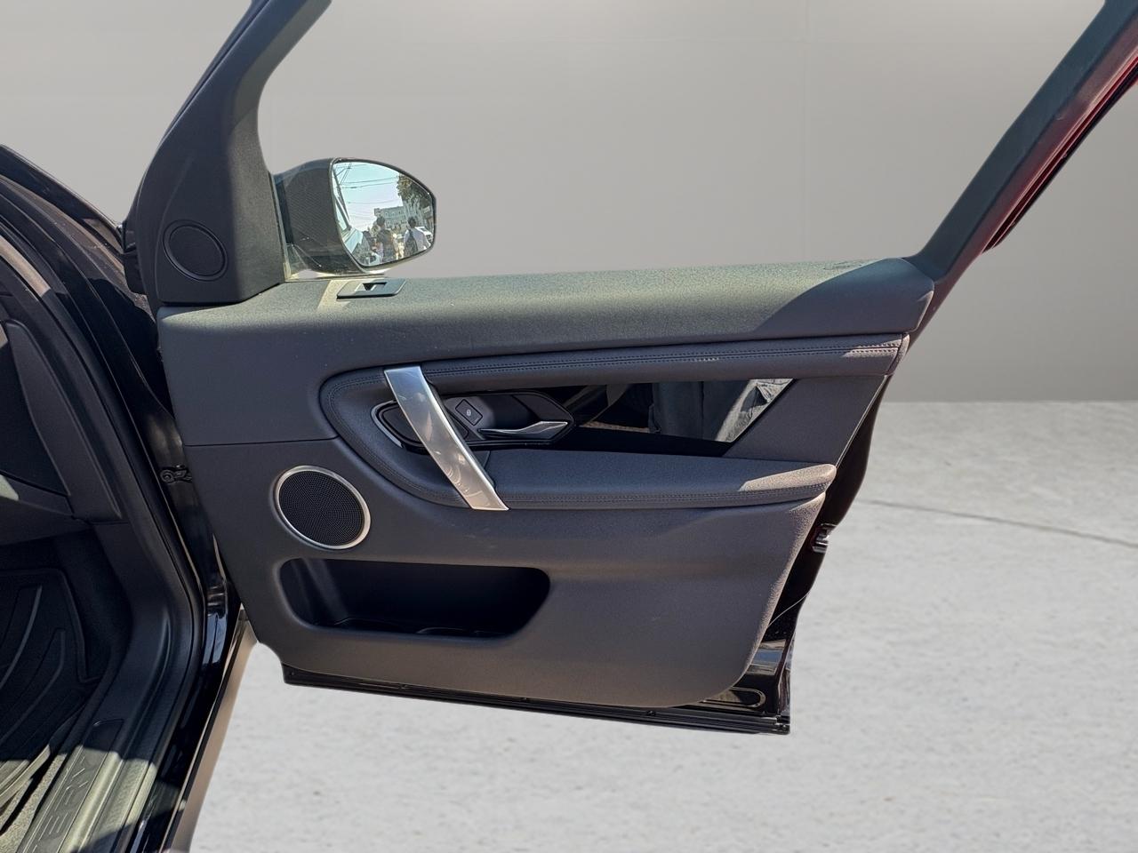 Land Rover Discovery Sport Standard 4WD 2020