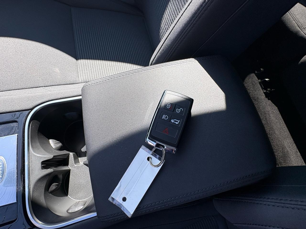 Land Rover Discovery Sport Standard 4WD 2020