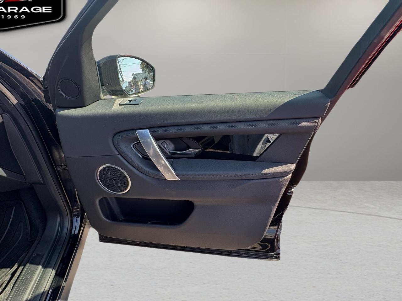 Land Rover Discovery Sport Standard 4WD 2020