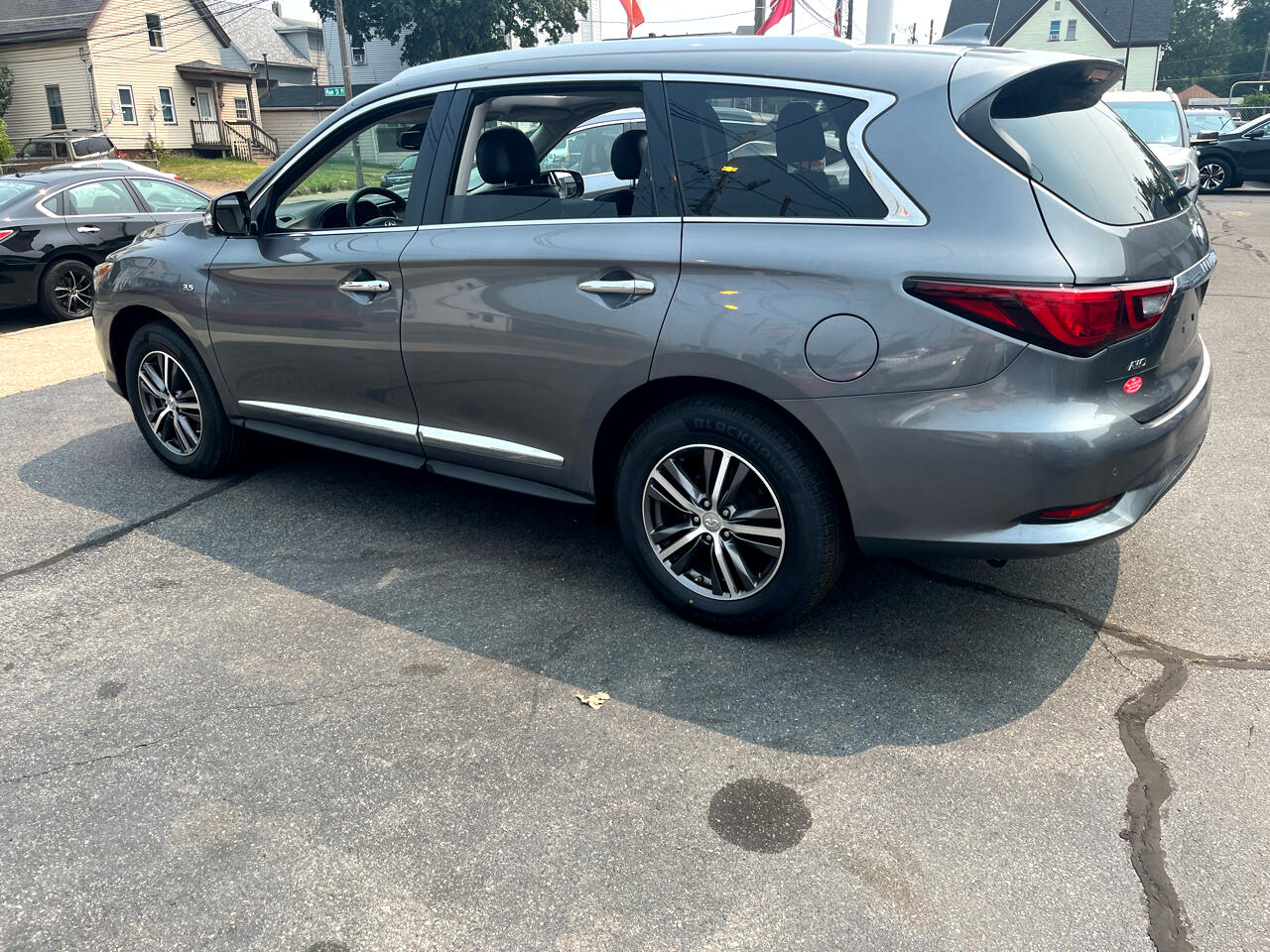 2019 Infiniti QX60 Luxe AWD photo 2