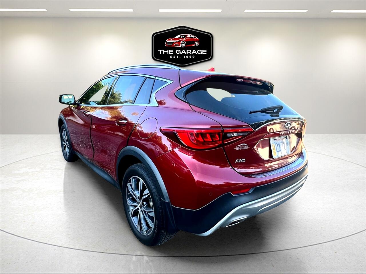 2018 Infiniti QX30 Premium photo 3