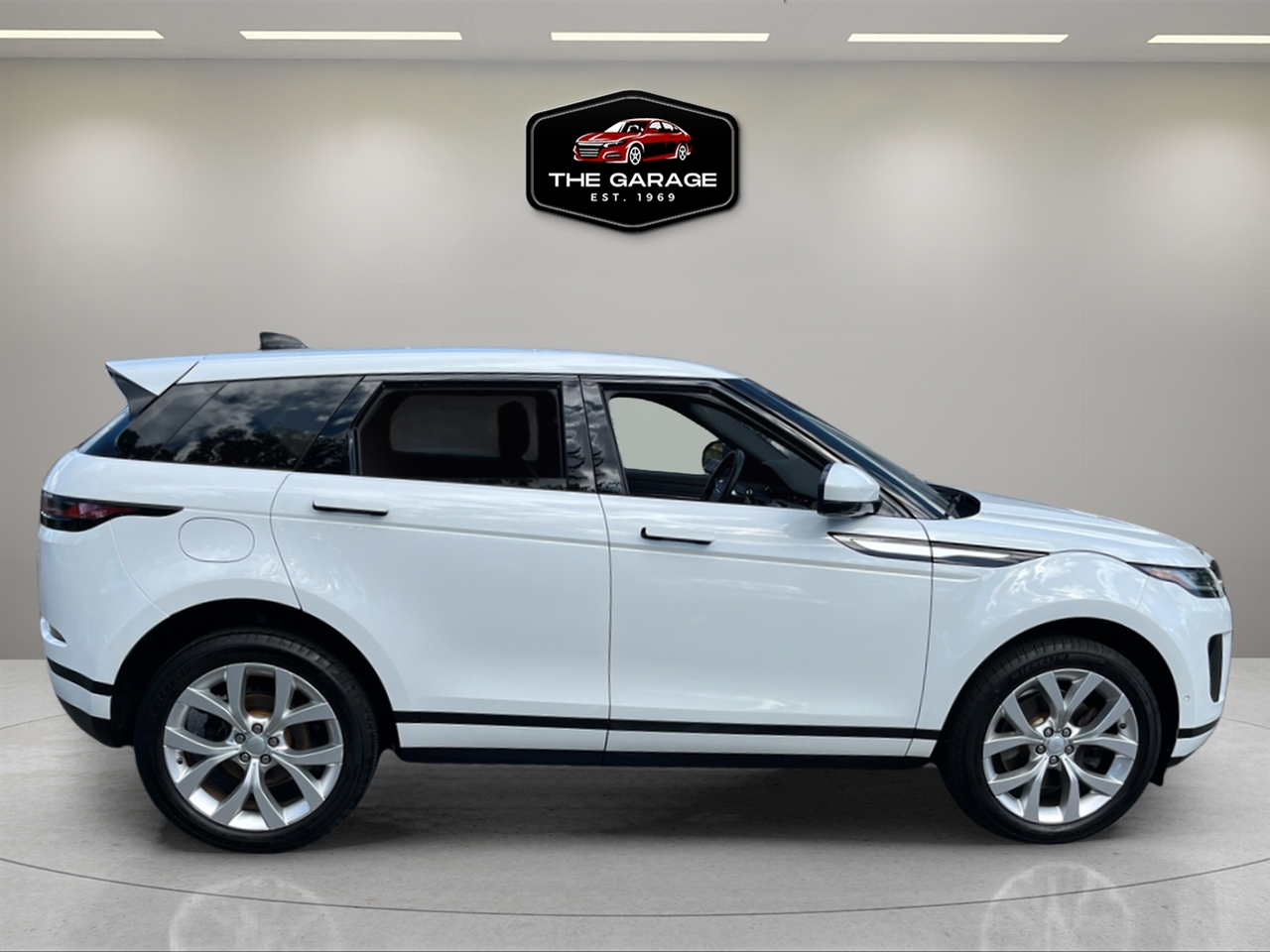 2020 Land Rover Range Rover Evoque SE photo 6