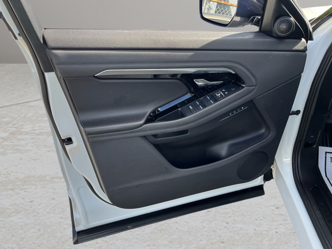 2020 Land Rover Range Rover Evoque SE photo 34