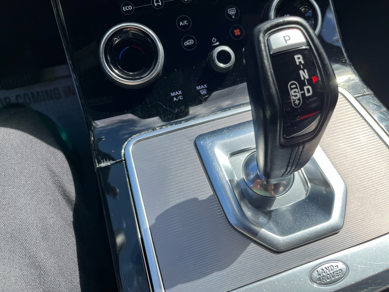 2020 Land Rover Range Rover Evoque SE photo 40