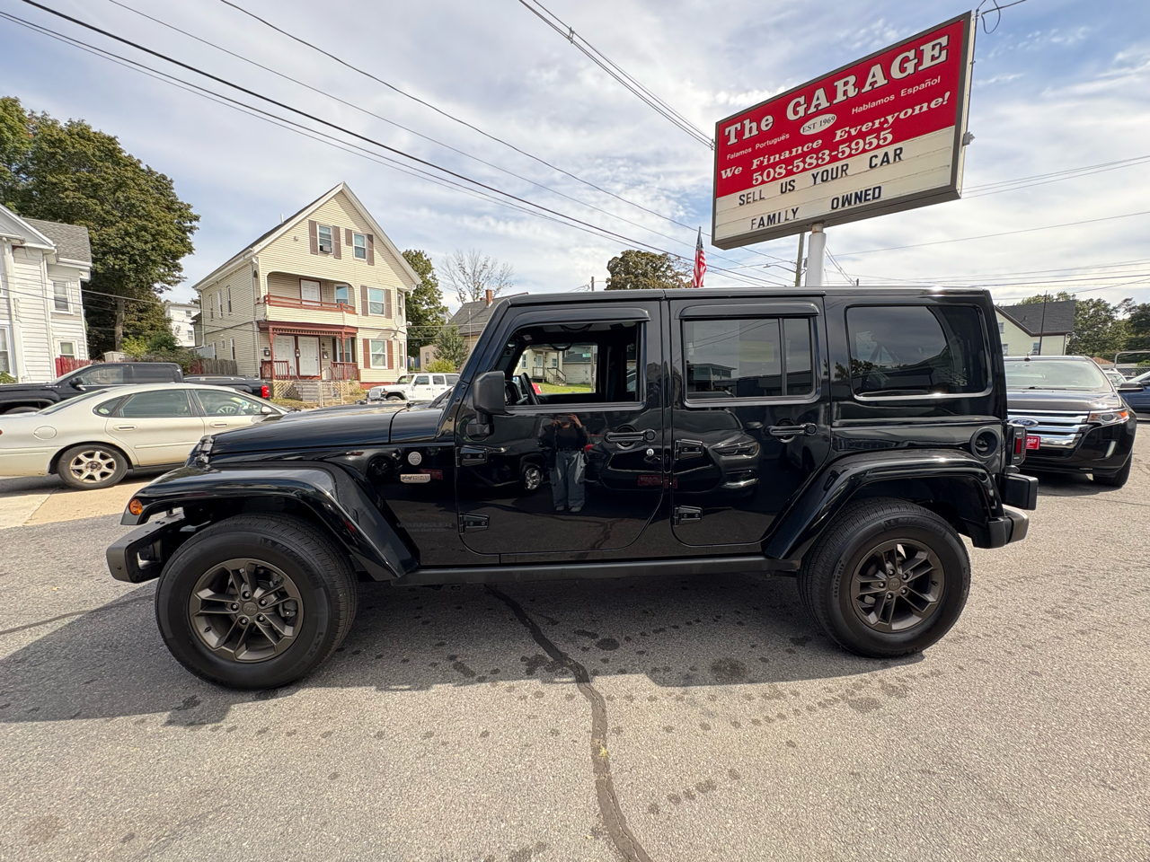 2016 Jeep Wrangler Unlimited Sahara Anniversary Edition photo 3