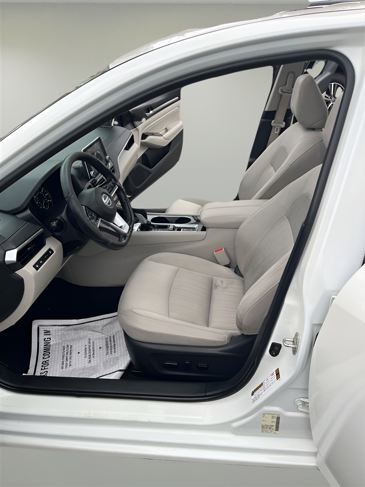 Nissan Altima 2.5 SV Sedan 2020 Nissan Altima 2.5 SV Sedan 2020