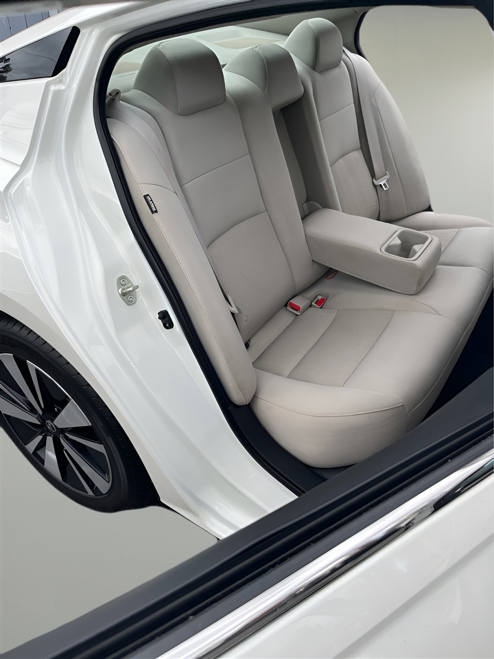 Nissan Altima 2.5 SV Sedan 2020 Nissan Altima 2.5 SV Sedan 2020