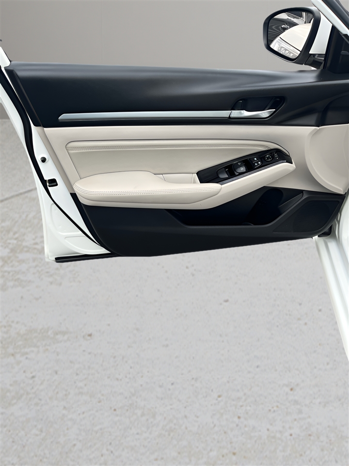 Nissan Altima 2.5 SV Sedan 2020 Nissan Altima 2.5 SV Sedan 2020