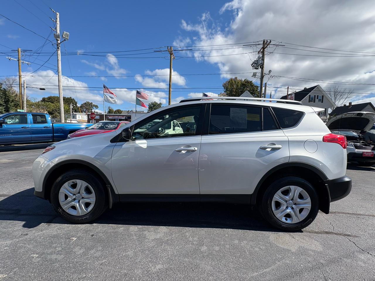 2015 Toyota RAV4 LE photo 2