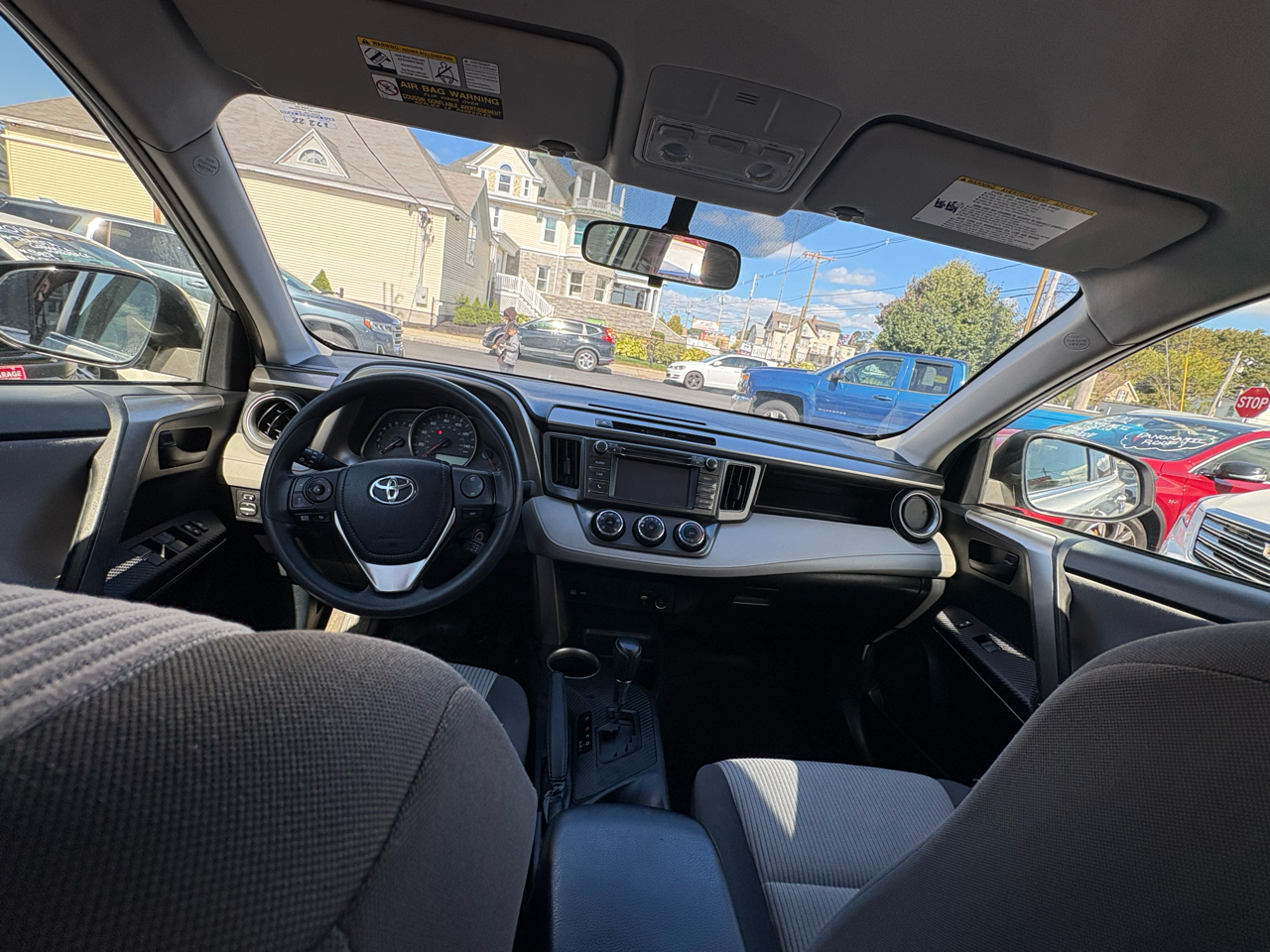 2015 Toyota RAV4 LE photo 18