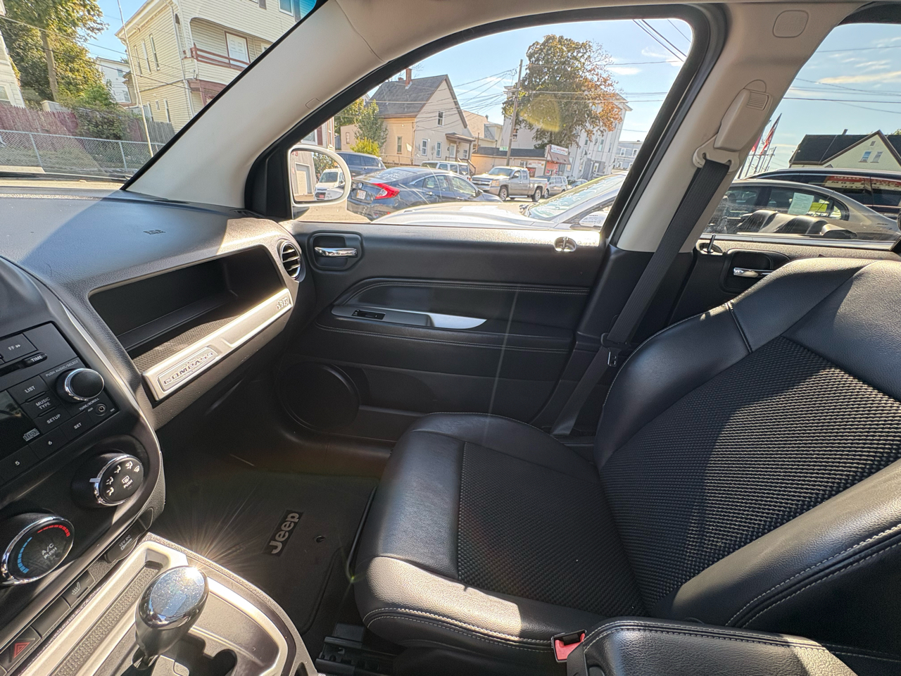 2015 Jeep Compass Latitude photo 16