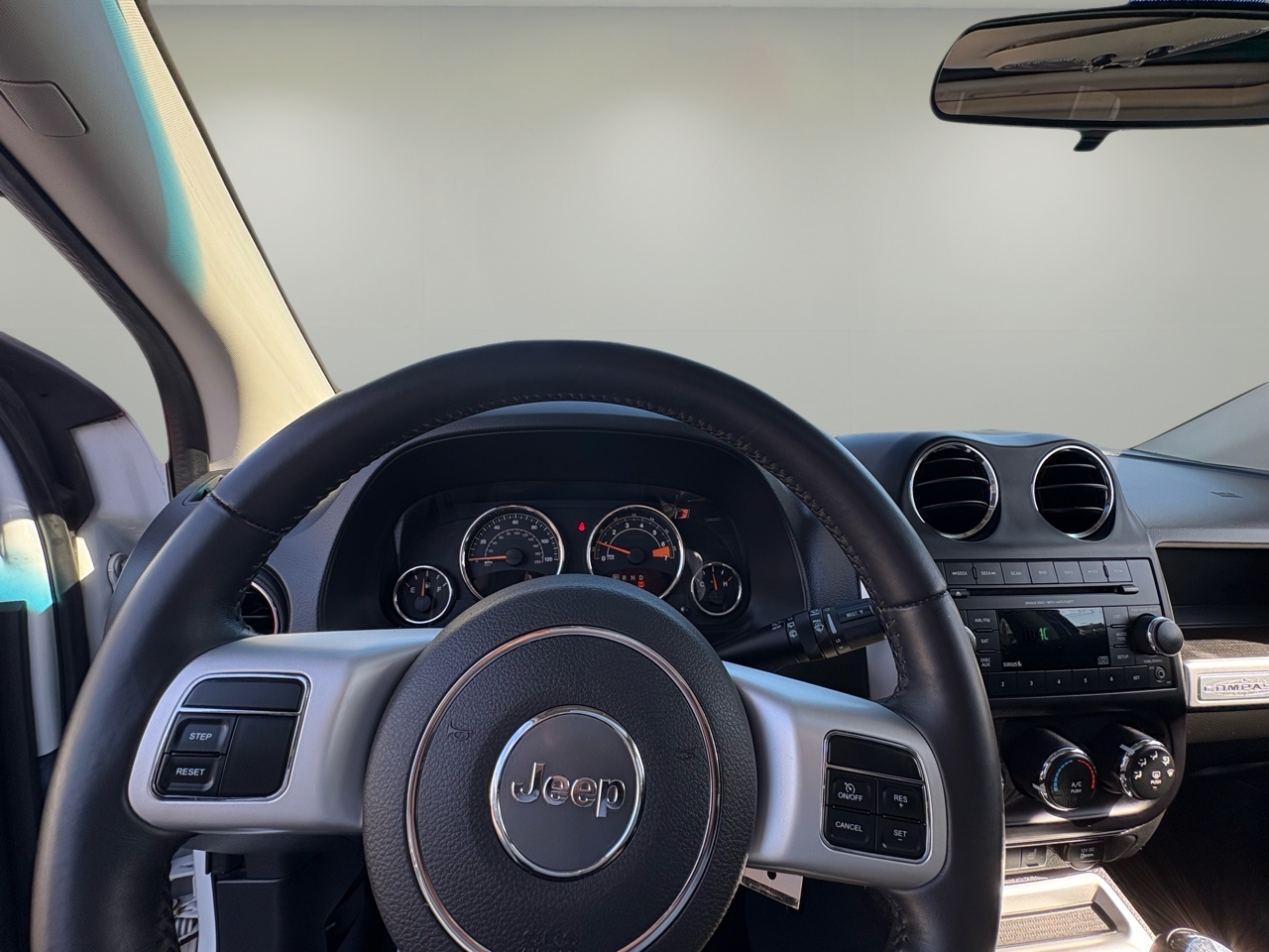2015 Jeep Compass Latitude photo 17