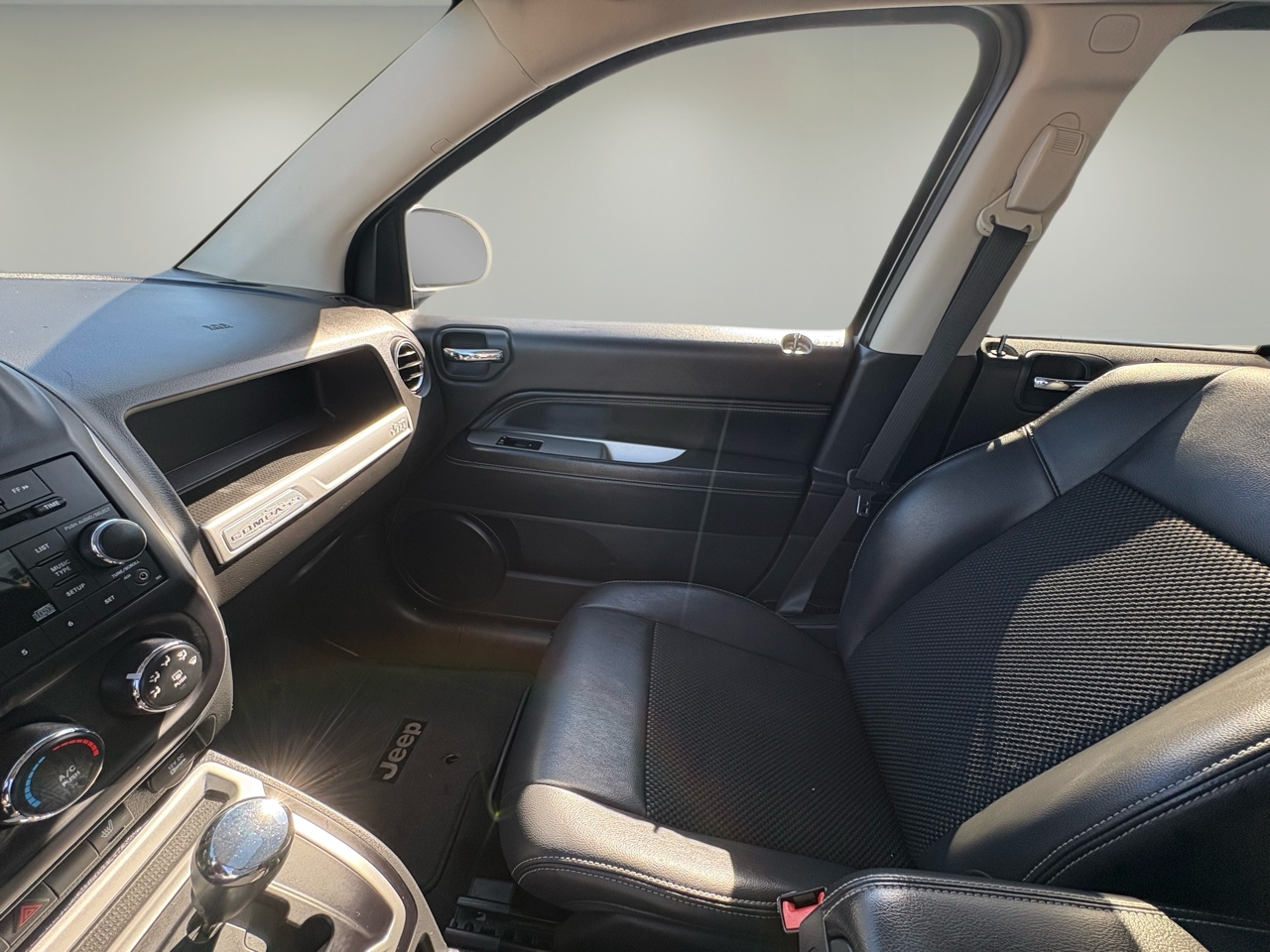 2015 Jeep Compass Latitude photo 19