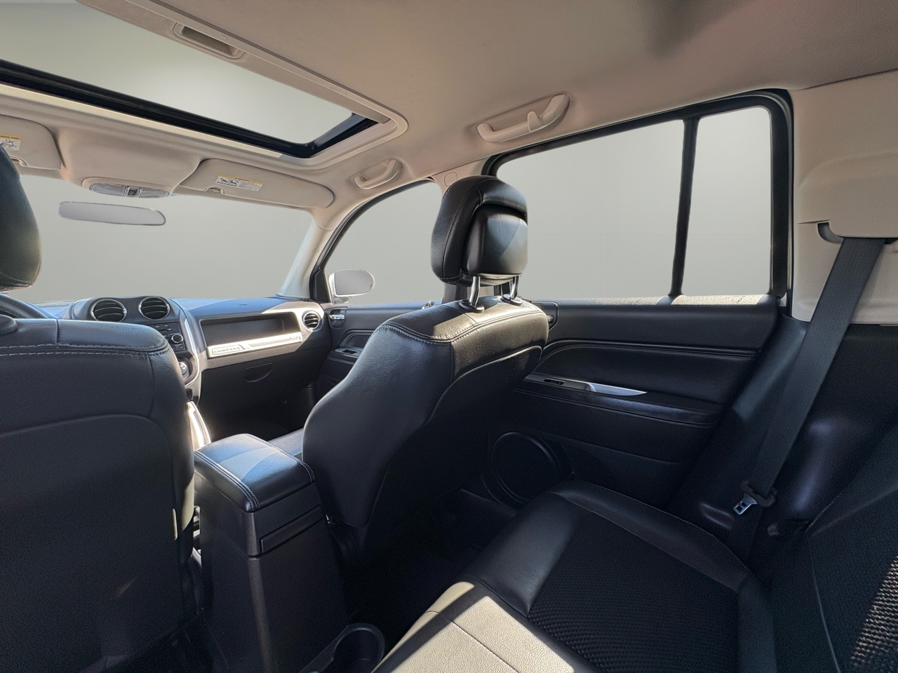 2015 Jeep Compass Latitude photo 23