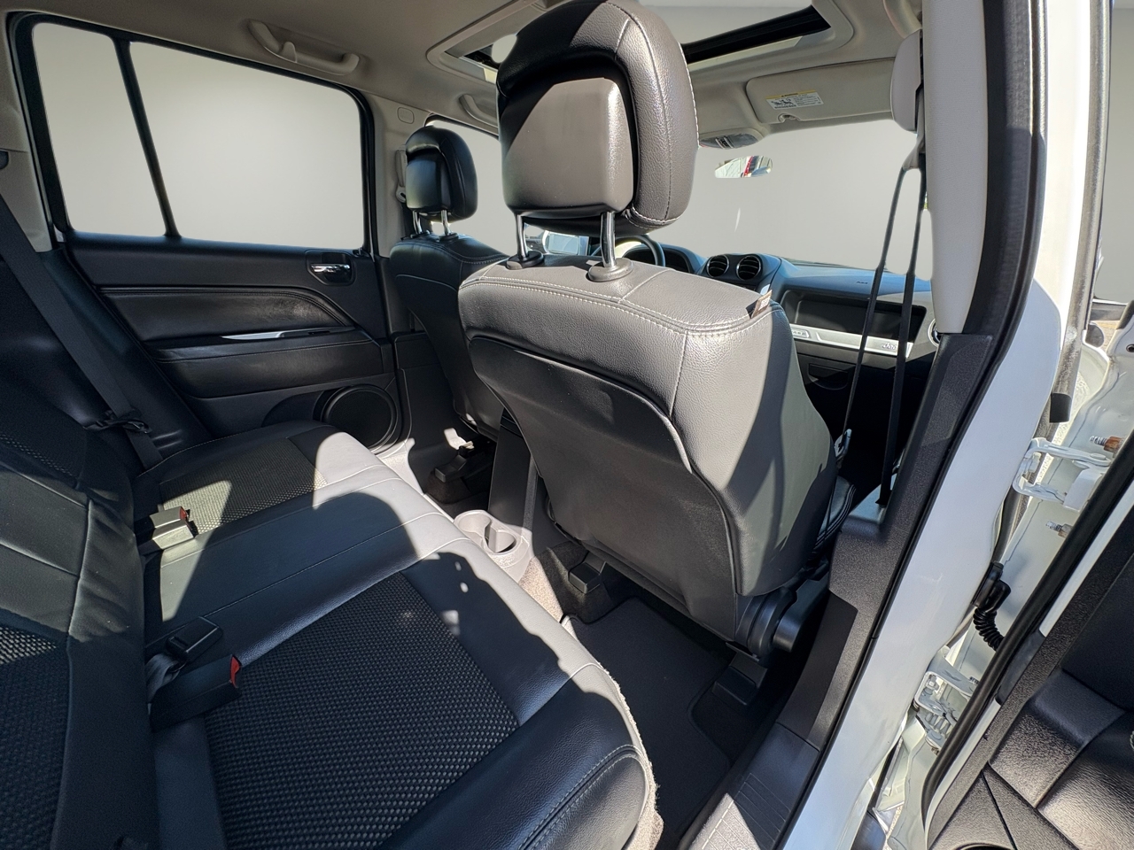 2015 Jeep Compass Latitude photo 27