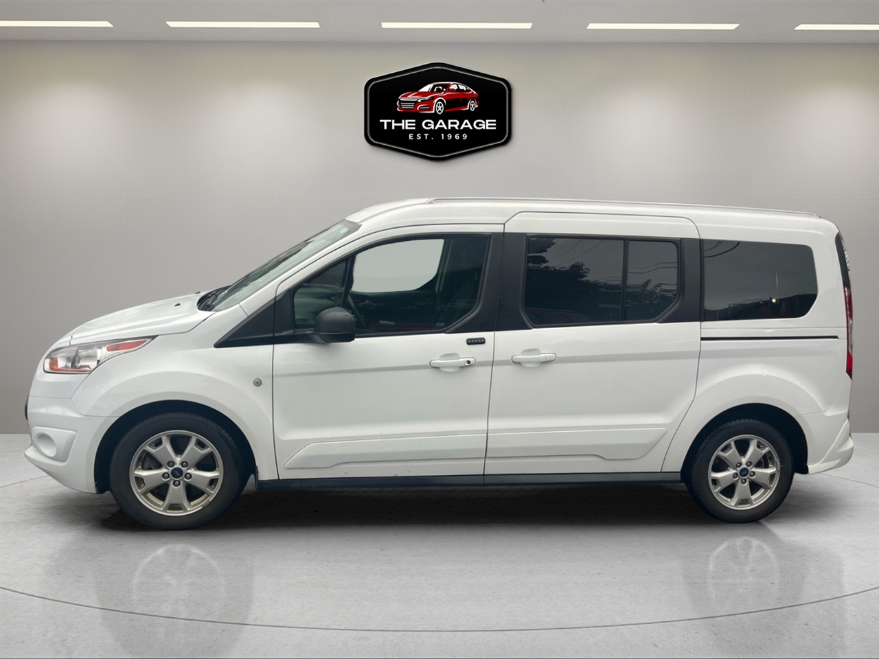 2017 Ford Transit XLT photo 2