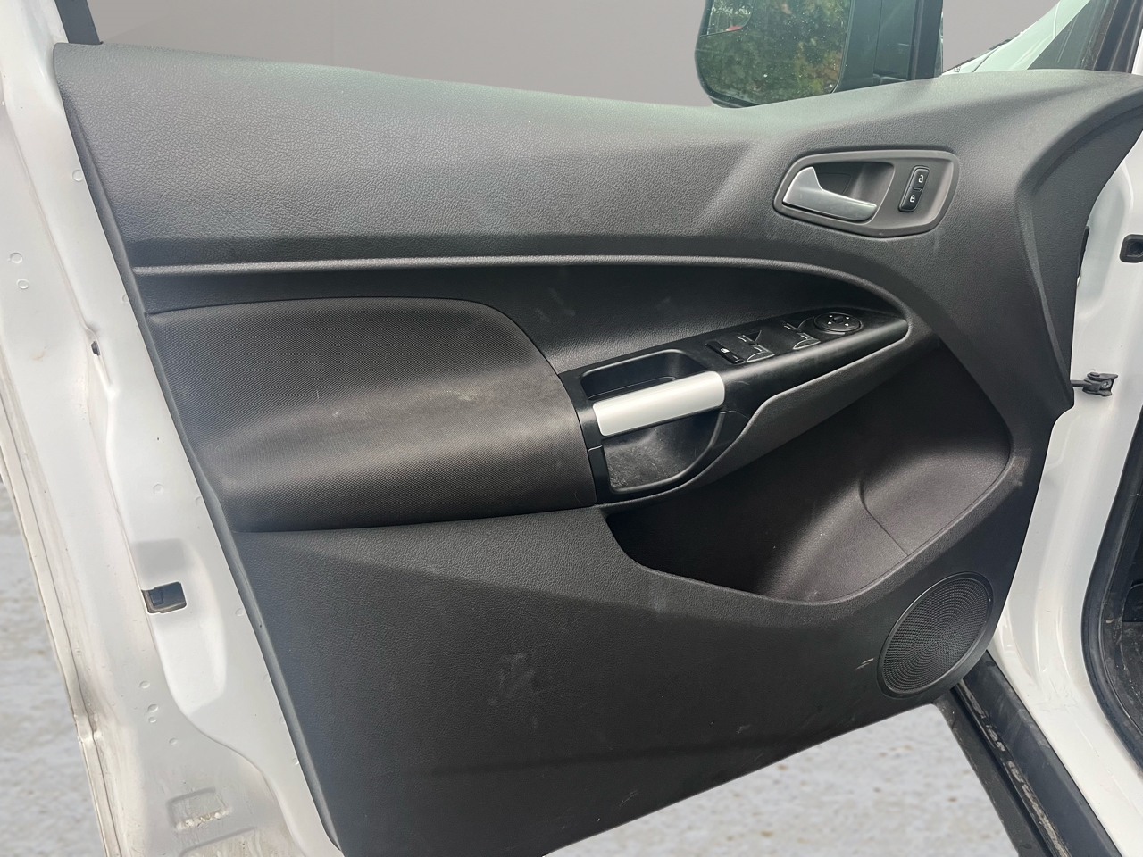 2017 Ford Transit XLT photo 11