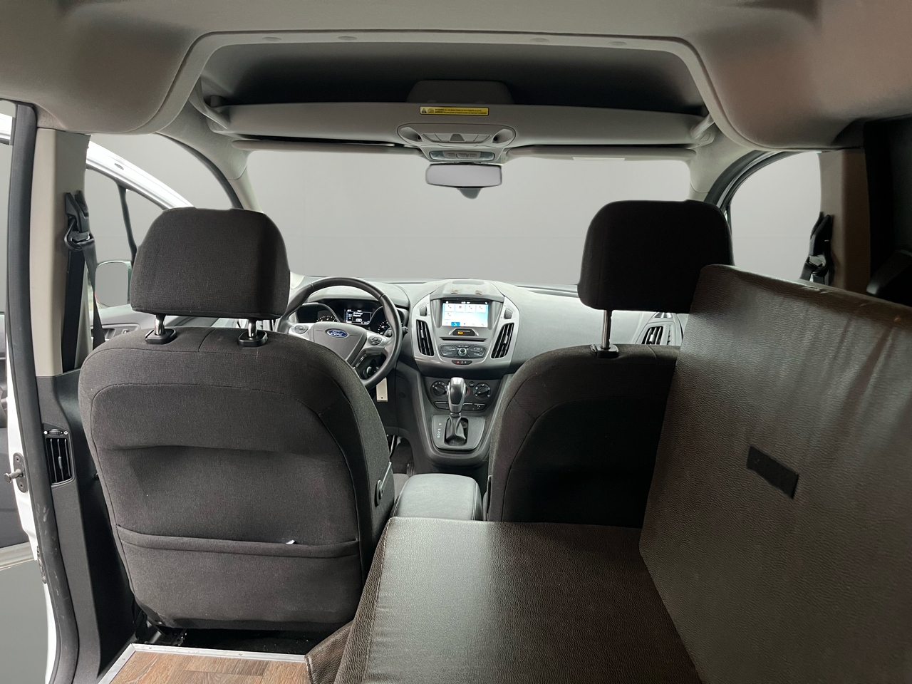 2017 Ford Transit XLT photo 17