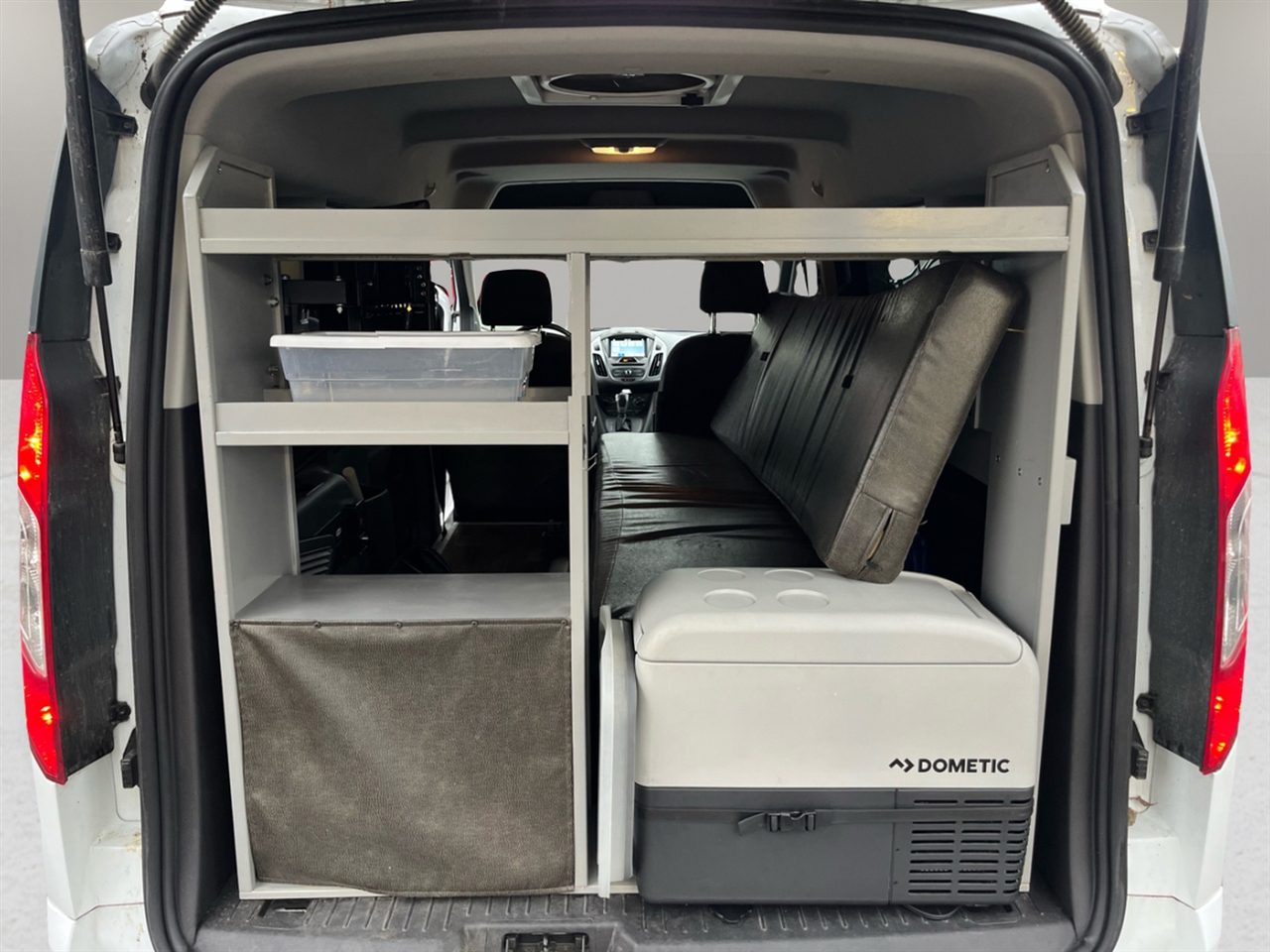 2017 Ford Transit XLT photo 18