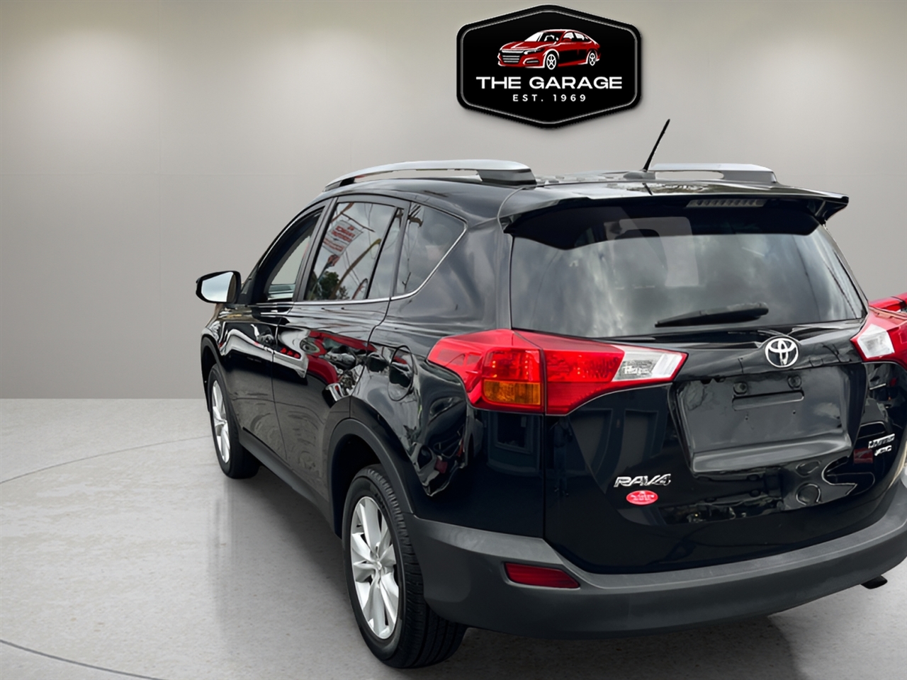 2015 Toyota RAV4 Limited photo 2