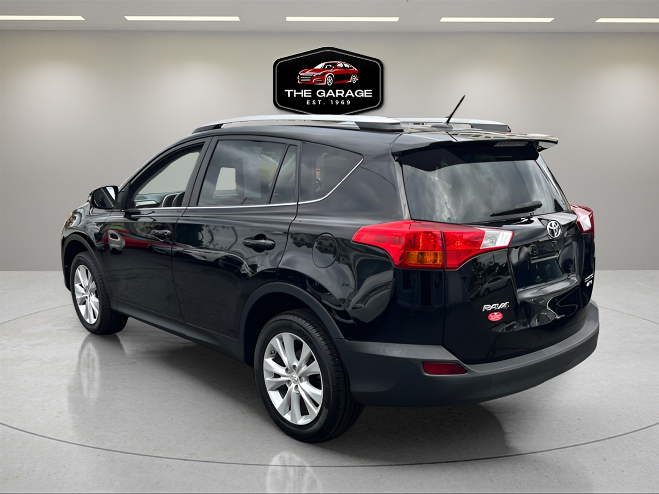 2015 Toyota RAV4 Limited photo 3
