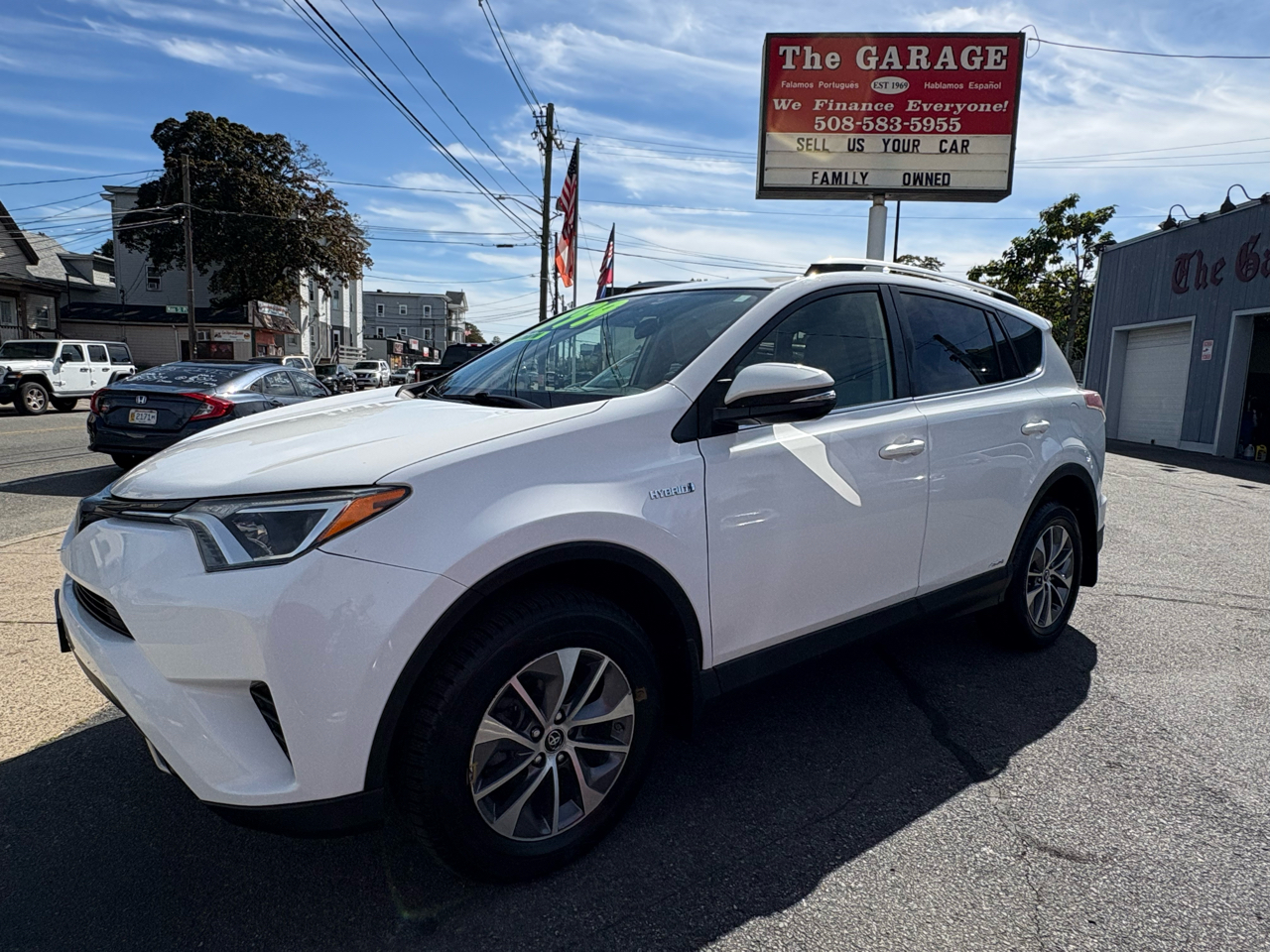2018 Toyota RAV4 Hybrid LE photo 2