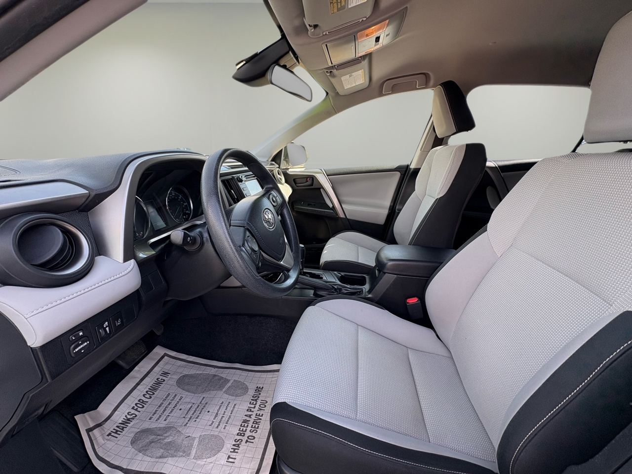 2018 Toyota RAV4 Hybrid LE photo 8