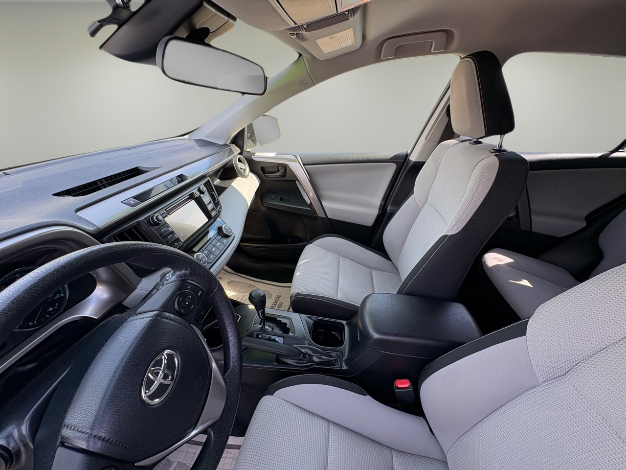 2018 Toyota RAV4 Hybrid LE photo 10