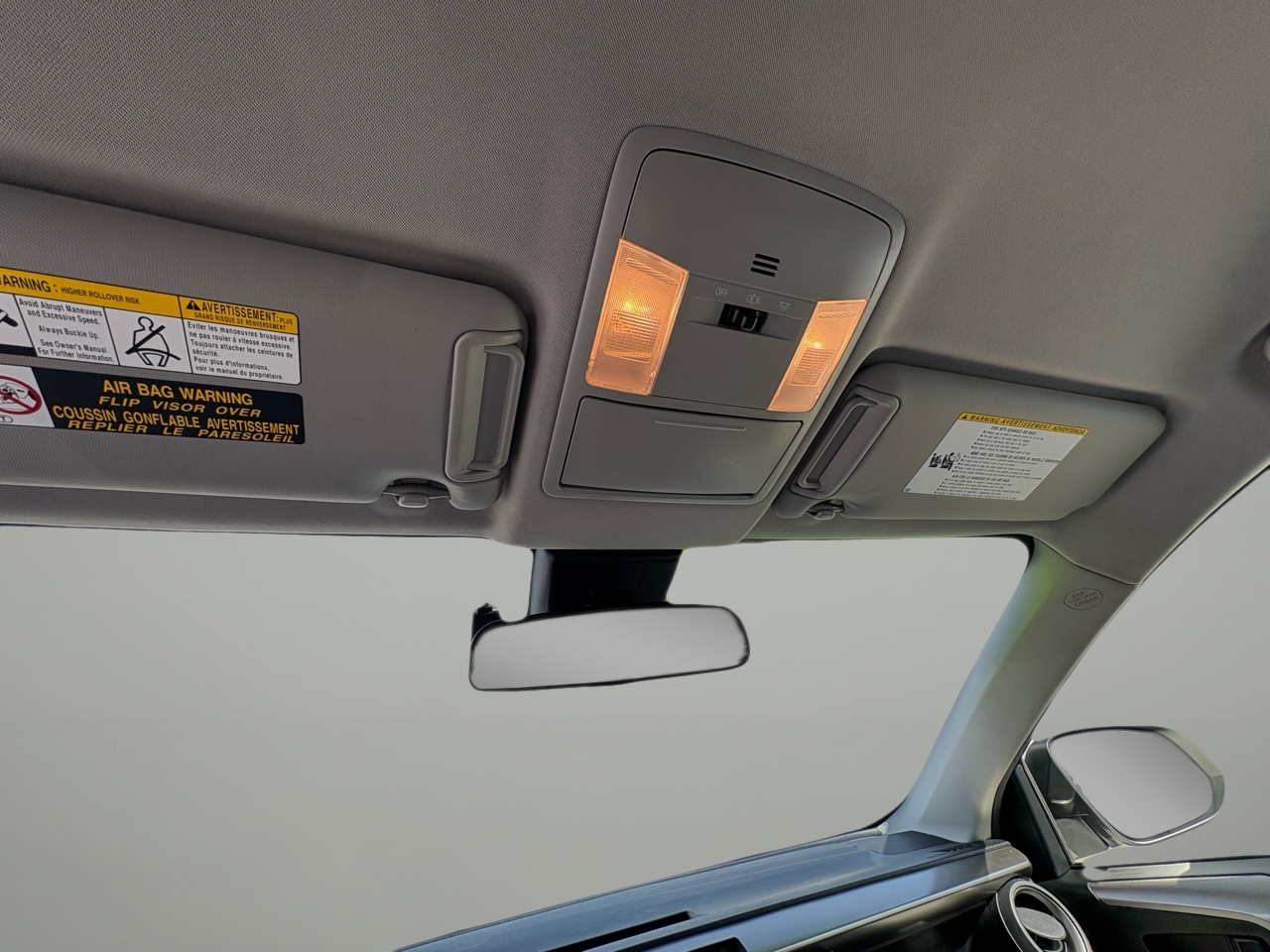 2018 Toyota RAV4 Hybrid LE photo 23